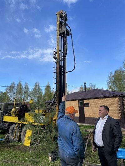Бурение скважины на участке — бригада и техника Вода-СТ